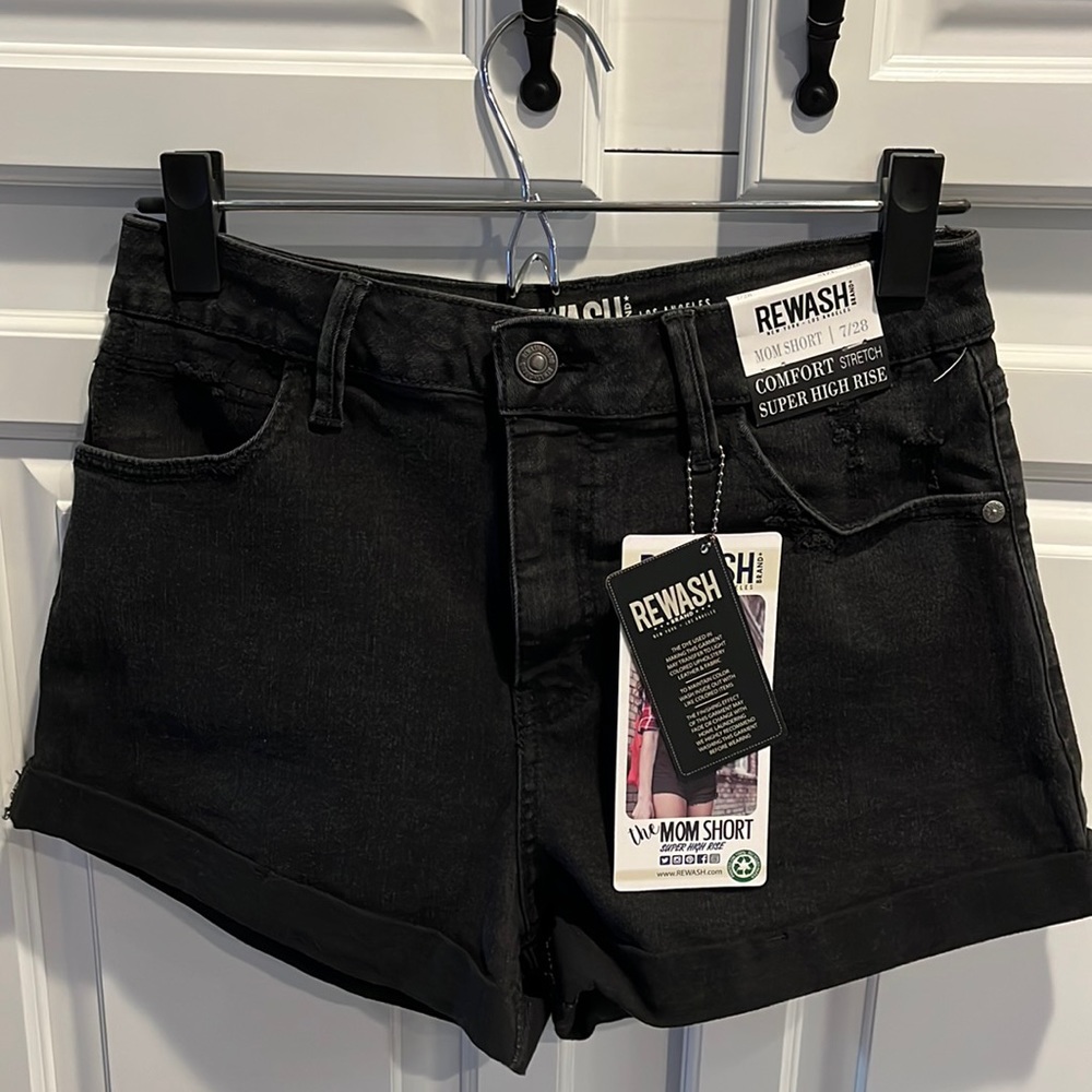 Rewash Mom short